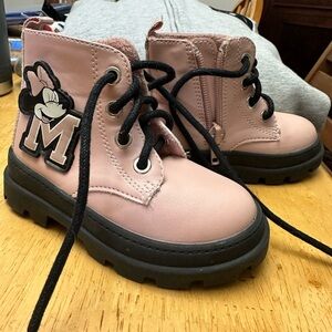 Toddler Minnie Mouse Boots!!